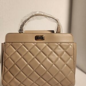 NWT Badgley Mischka Tan Quilted Crossbody Bag with Elegant Design